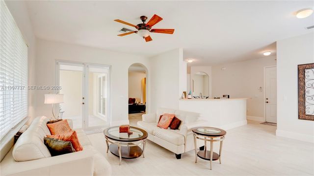 16252 SW 42nd Ter, Miami, FL 33185