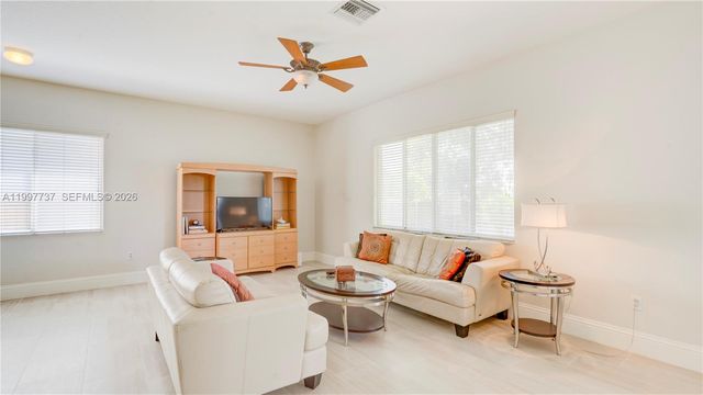 16252 SW 42nd Ter, Miami, FL 33185