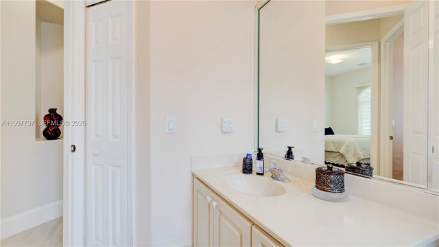 16252 SW 42nd Ter, Miami, FL 33185