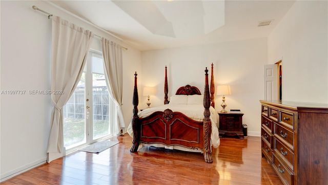 16252 SW 42nd Ter, Miami, FL 33185