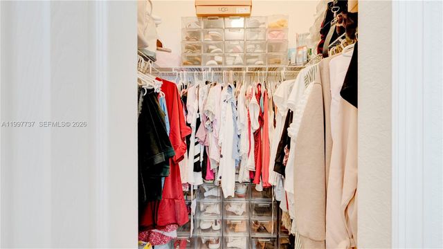 16252 SW 42nd Ter, Miami, FL 33185