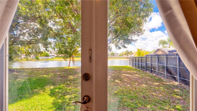 16252 SW 42nd Ter, Miami, FL 33185