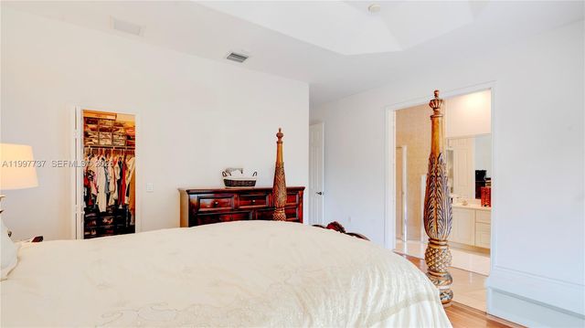 16252 SW 42nd Ter, Miami, FL 33185