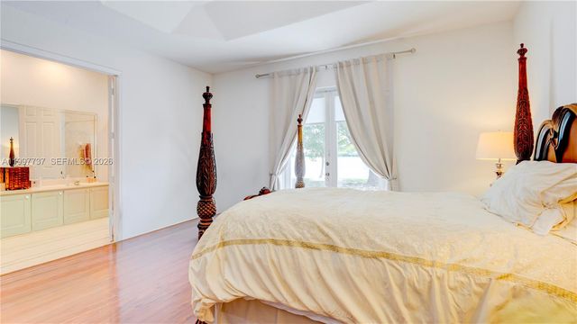 16252 SW 42nd Ter, Miami, FL 33185