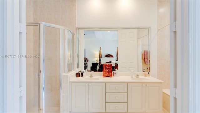 16252 SW 42nd Ter, Miami, FL 33185