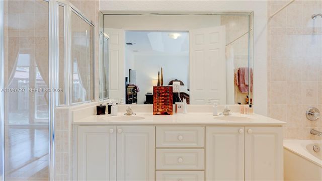 16252 SW 42nd Ter, Miami, FL 33185