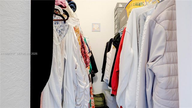 16252 SW 42nd Ter, Miami, FL 33185