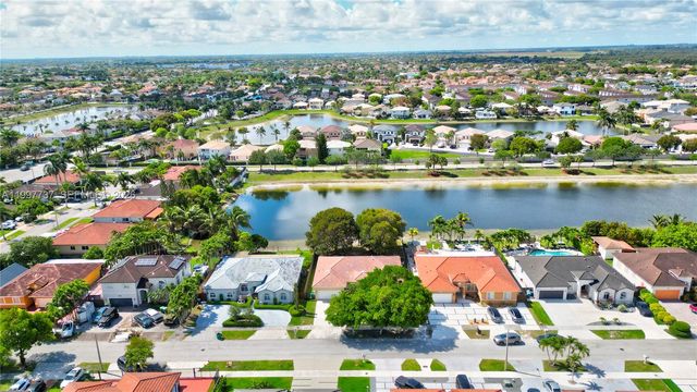 16252 SW 42nd Ter, Miami, FL 33185