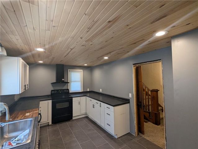 505 Shawnee Street, Hiawatha, KS 66434