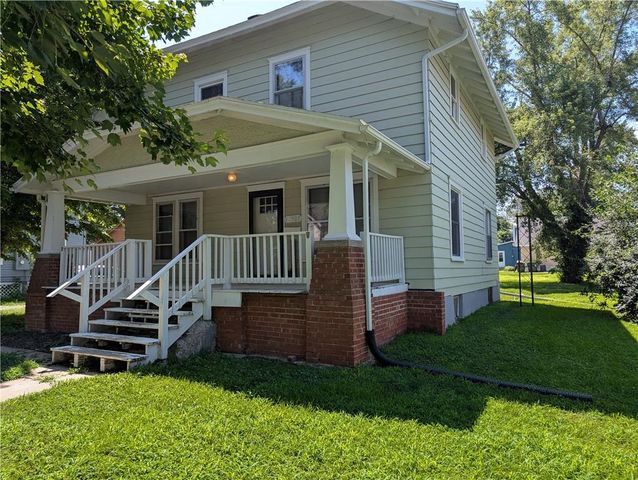 505 Shawnee Street, Hiawatha, KS 66434
