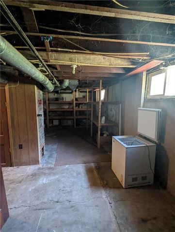 505 Shawnee Street, Hiawatha, KS 66434