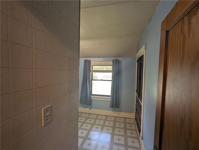 505 Shawnee Street, Hiawatha, KS 66434