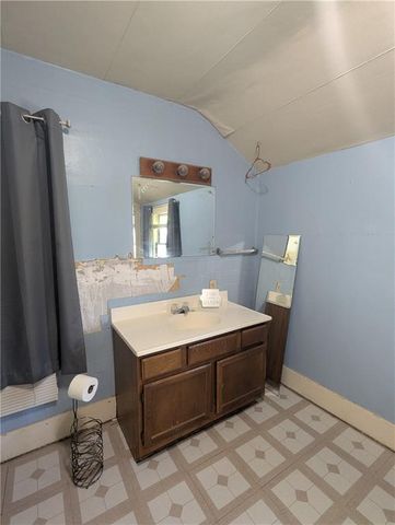 505 Shawnee Street, Hiawatha, KS 66434