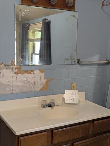 505 Shawnee Street, Hiawatha, KS 66434