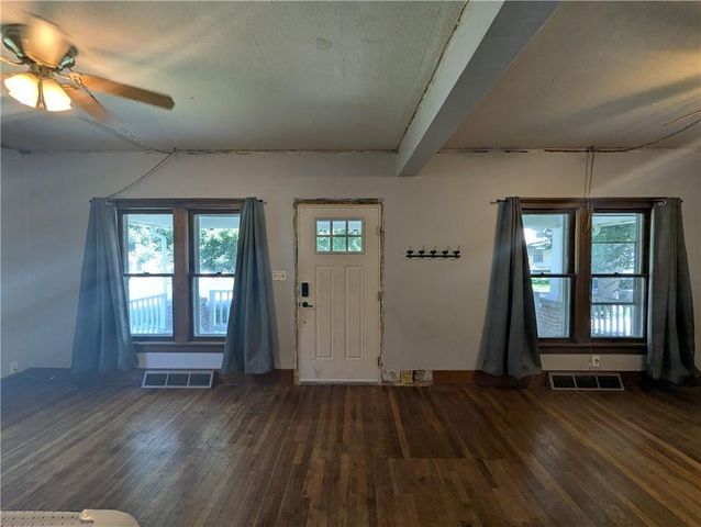 505 Shawnee Street, Hiawatha, KS 66434