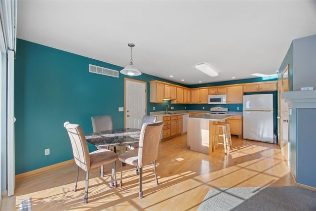 3510 Pioneer Avenue SE, Cedar Rapids, IA 52403