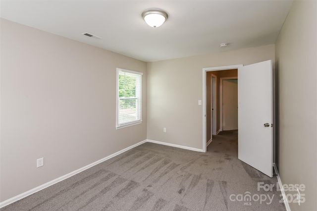 5015 Rivergreen Lane, Charlotte, NC 28227