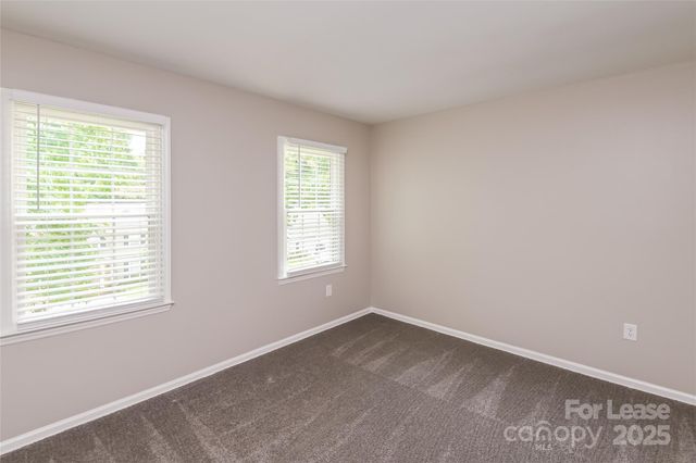 5015 Rivergreen Lane, Charlotte, NC 28227