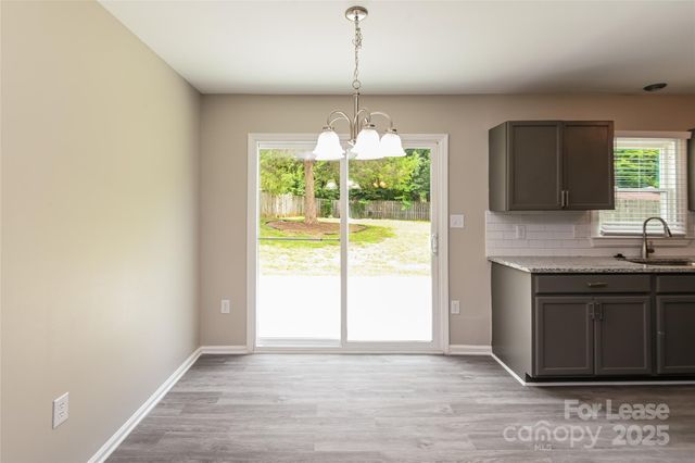 5015 Rivergreen Lane, Charlotte, NC 28227