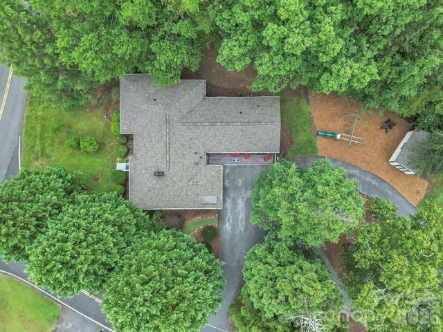 103 Forest Avenue, Landrum, SC 29356