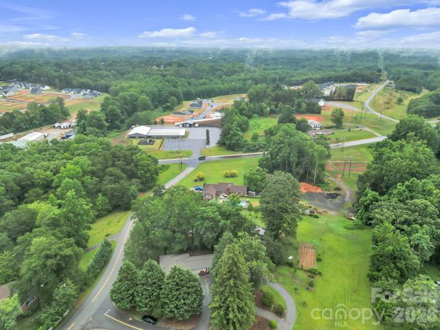 103 Forest Avenue, Landrum, SC 29356