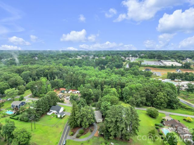 103 Forest Avenue, Landrum, SC 29356