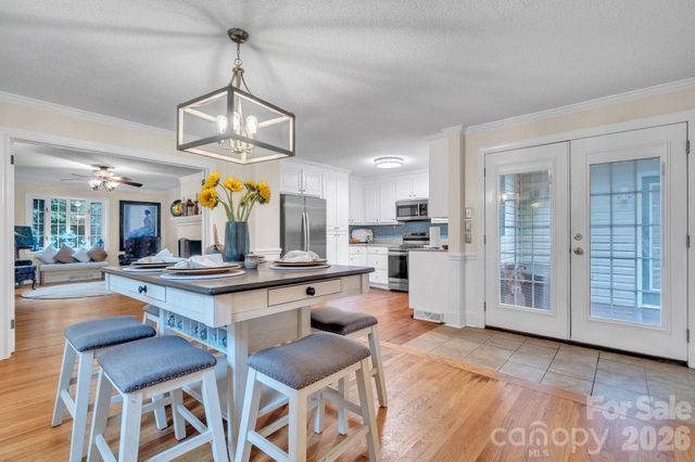 103 Forest Avenue, Landrum, SC 29356