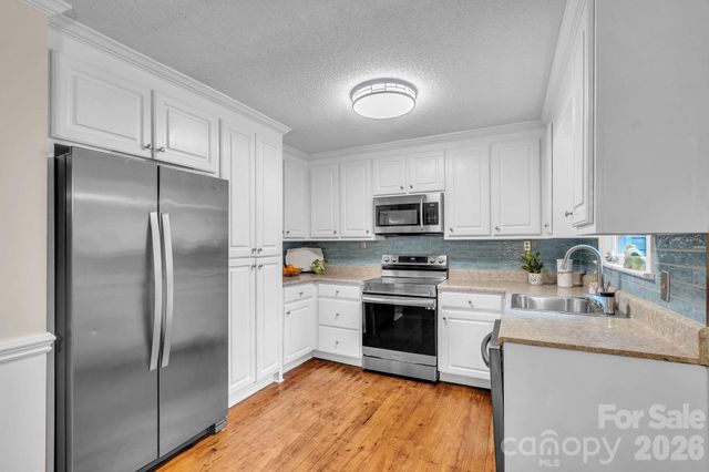 103 Forest Avenue, Landrum, SC 29356
