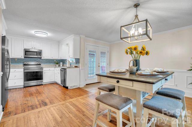 103 Forest Avenue, Landrum, SC 29356