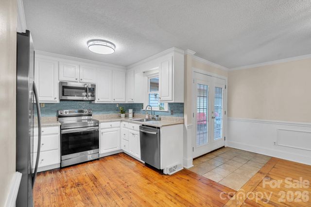 103 Forest Avenue, Landrum, SC 29356