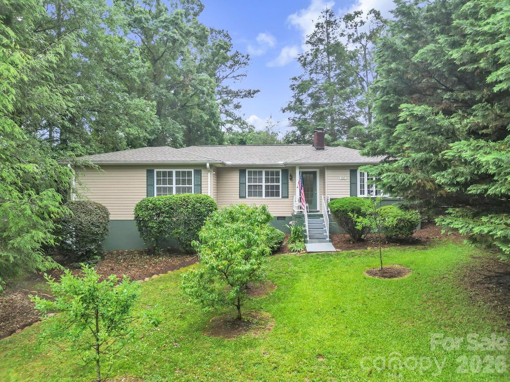 103 Forest Avenue, Landrum, SC 29356