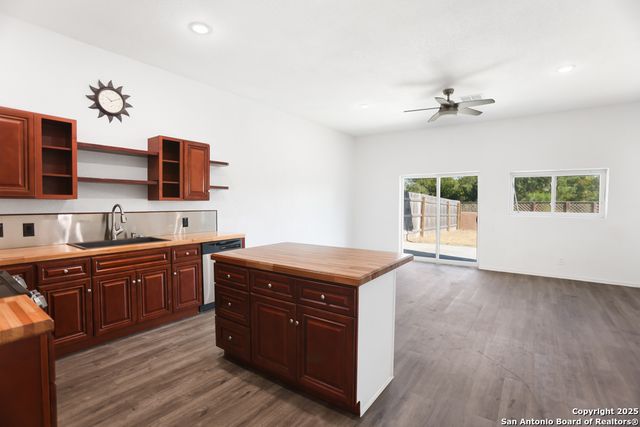 8611 Key Windy Way # 2, Converse, TX 78109