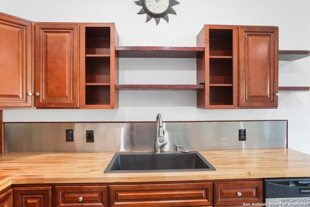 8611 Key Windy Way # 2, Converse, TX 78109