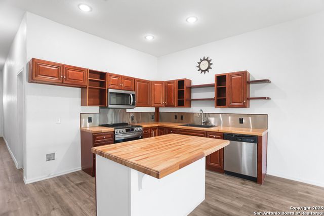 8611 Key Windy Way # 2, Converse, TX 78109