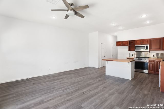 8611 Key Windy Way # 2, Converse, TX 78109