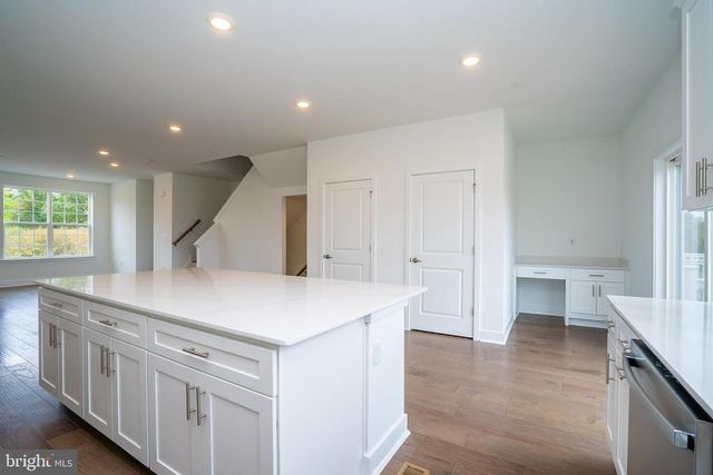 138 ADA HIGHTOWER AVE, Pennington, NJ 08534