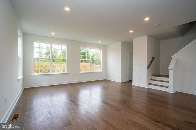 138 ADA HIGHTOWER AVE, Pennington, NJ 08534