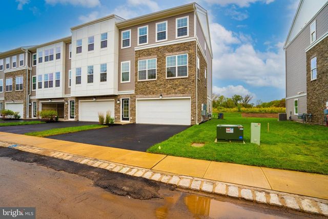 138 ADA HIGHTOWER AVE, Pennington, NJ 08534
