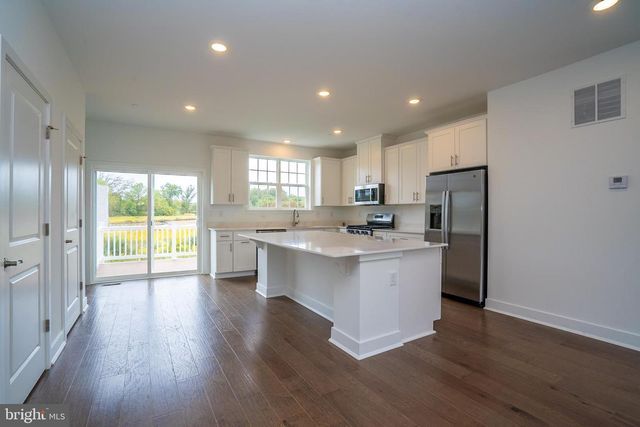 138 ADA HIGHTOWER AVE, Pennington, NJ 08534