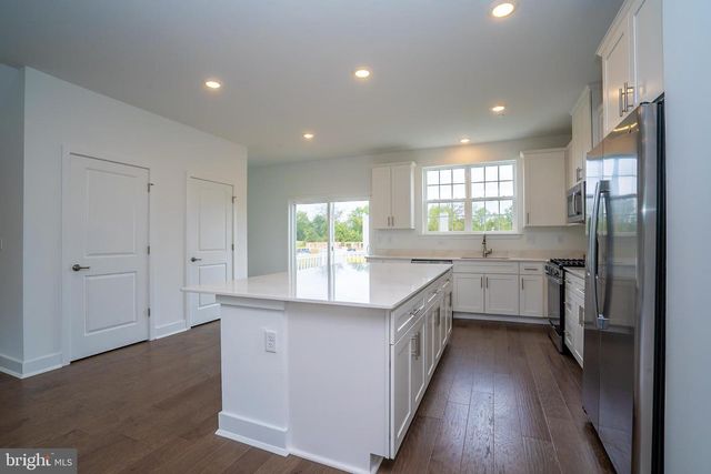 138 ADA HIGHTOWER AVE, Pennington, NJ 08534