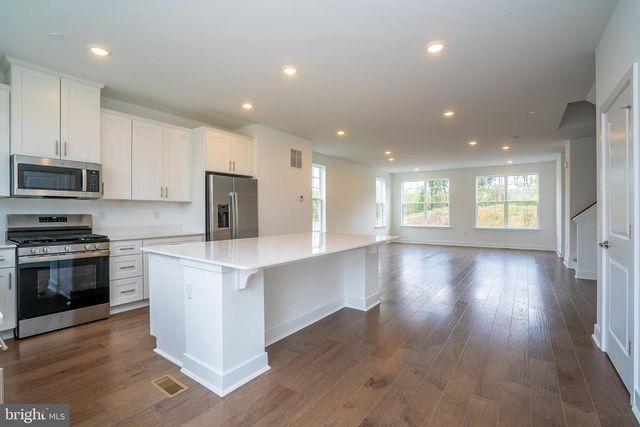 138 ADA HIGHTOWER AVE, Pennington, NJ 08534