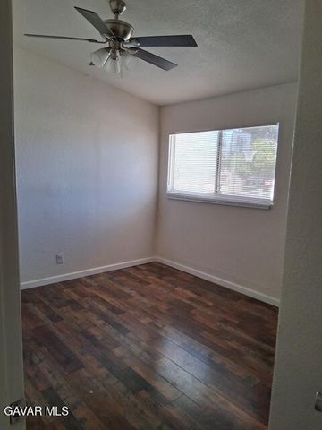 730 W Ave H-10, Lancaster, CA 93534