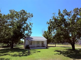 143 W Turner Street, Perrin, TX 76486