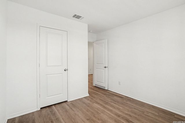 5439 Elm Valley, San Antonio, TX 78242