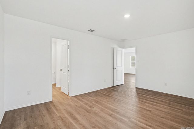 5439 Elm Valley, San Antonio, TX 78242