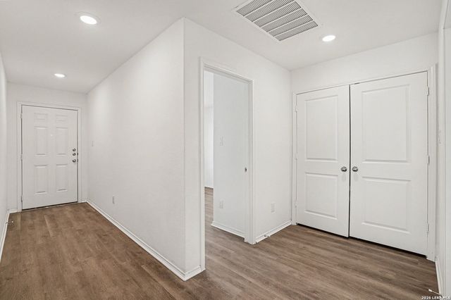 5439 Elm Valley, San Antonio, TX 78242