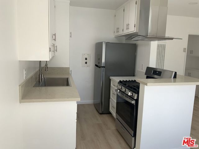 12610 Caswell Avenue, Los Angeles, CA 90066