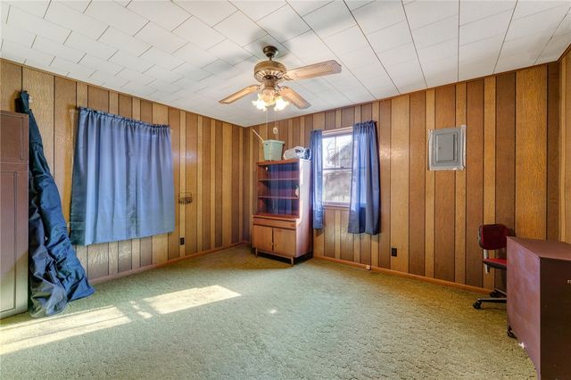 302 E College Avenue, Berryville, AR 72616