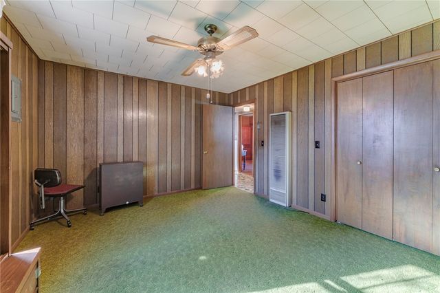 302 E College Avenue, Berryville, AR 72616