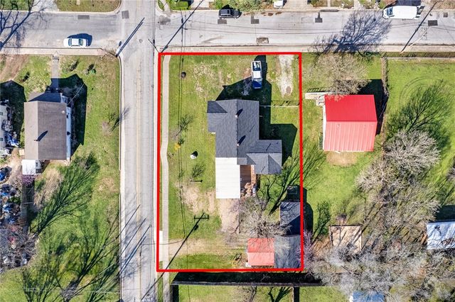 302 E College Avenue, Berryville, AR 72616